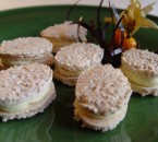 Kokosové oválky s vanilkovým krémom