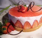 Tvarohovo jahodová torta