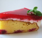 Piškótová torta s malinami