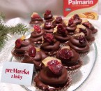 Marcipánové košíčky s brusnicami